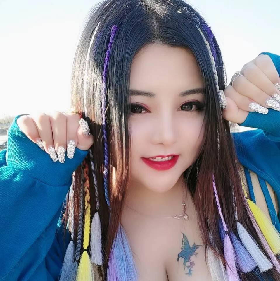 微胖，38e巨乳妹子